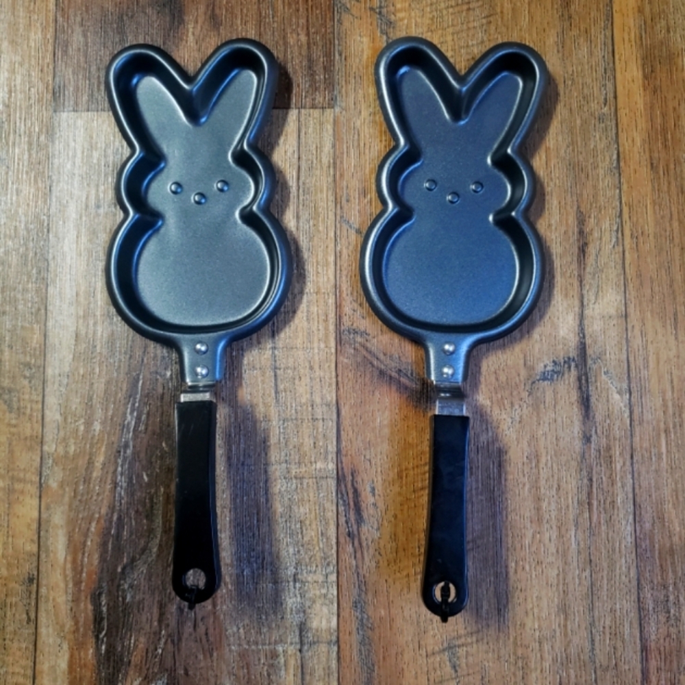 Set Of 2 Peeps Mini Skillets